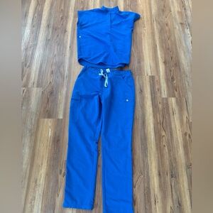 Figs Rafaela Too and Pans-  Oversized and Pants M